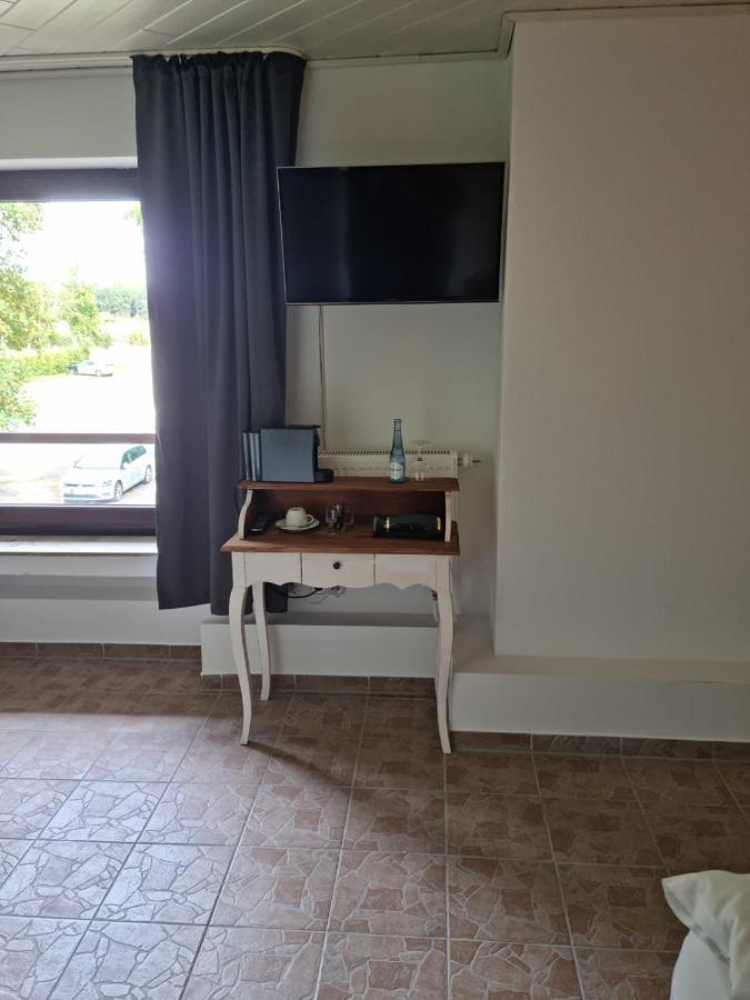 Gasthaus & Restaurant Dahlemer Binz Dahlem  ภายนอก รูปภาพ